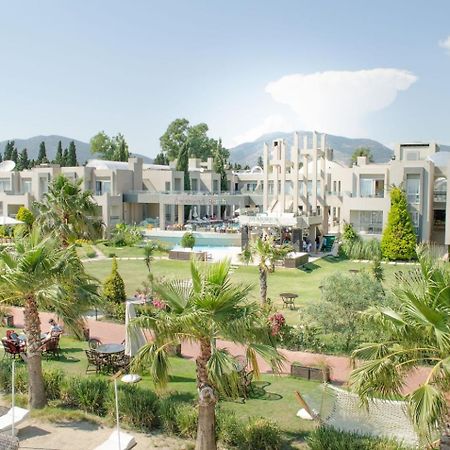 Ambrosia Hotel Beach & Spa Бітез Екстер'єр фото