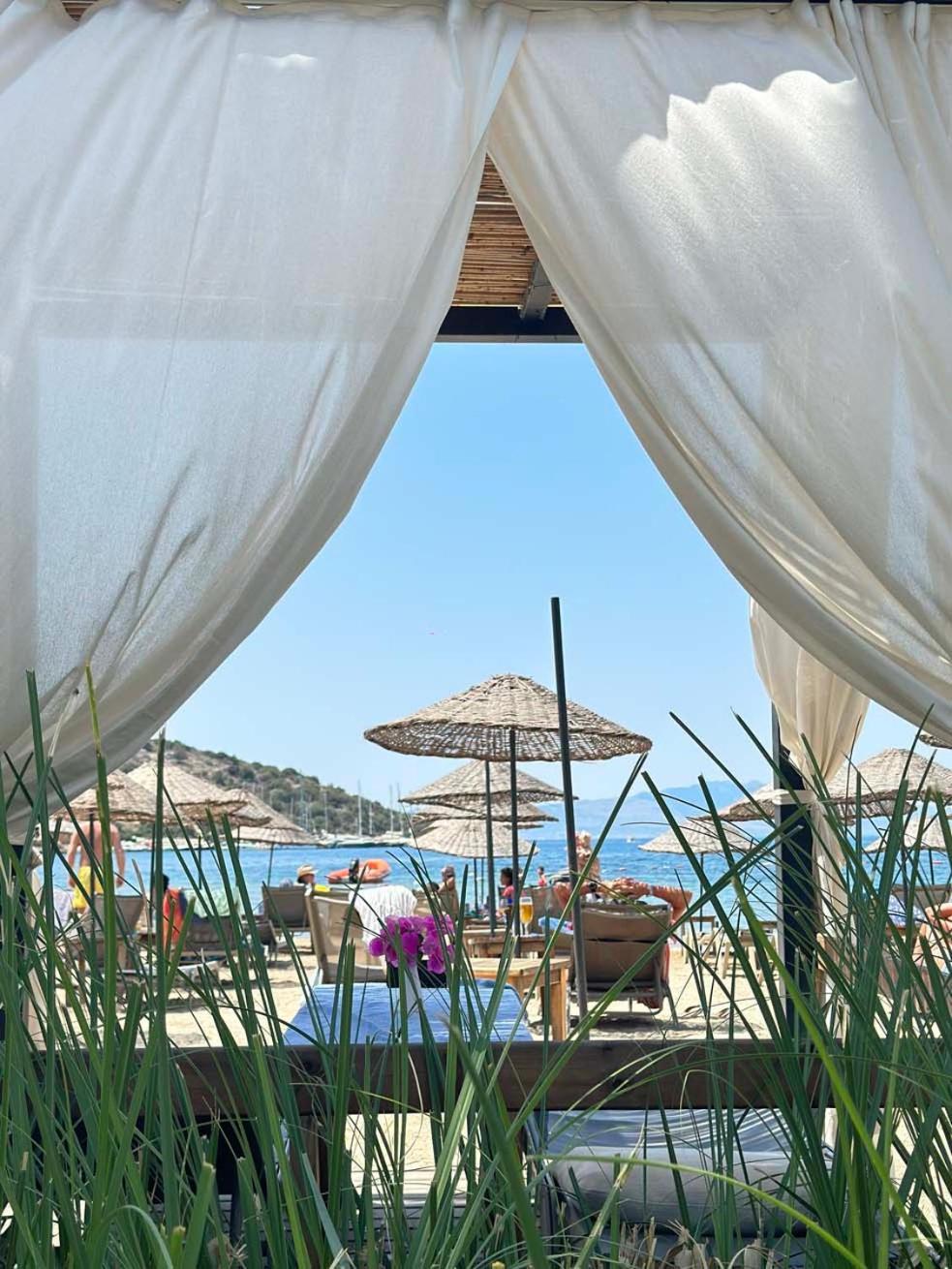 Ambrosia Hotel Beach & Spa Бітез Екстер'єр фото