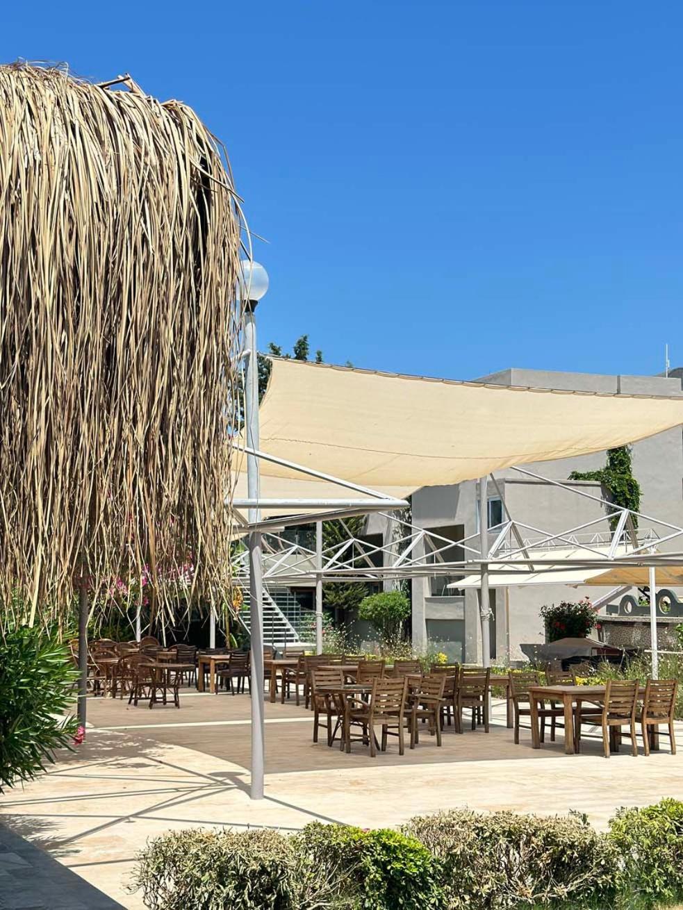 Ambrosia Hotel Beach & Spa Бітез Екстер'єр фото