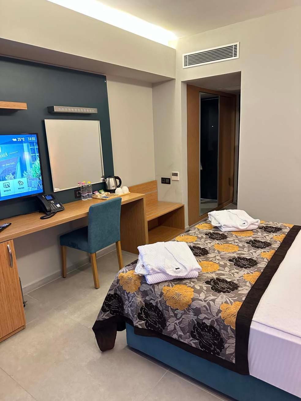 Ambrosia Hotel Beach & Spa Бітез Екстер'єр фото