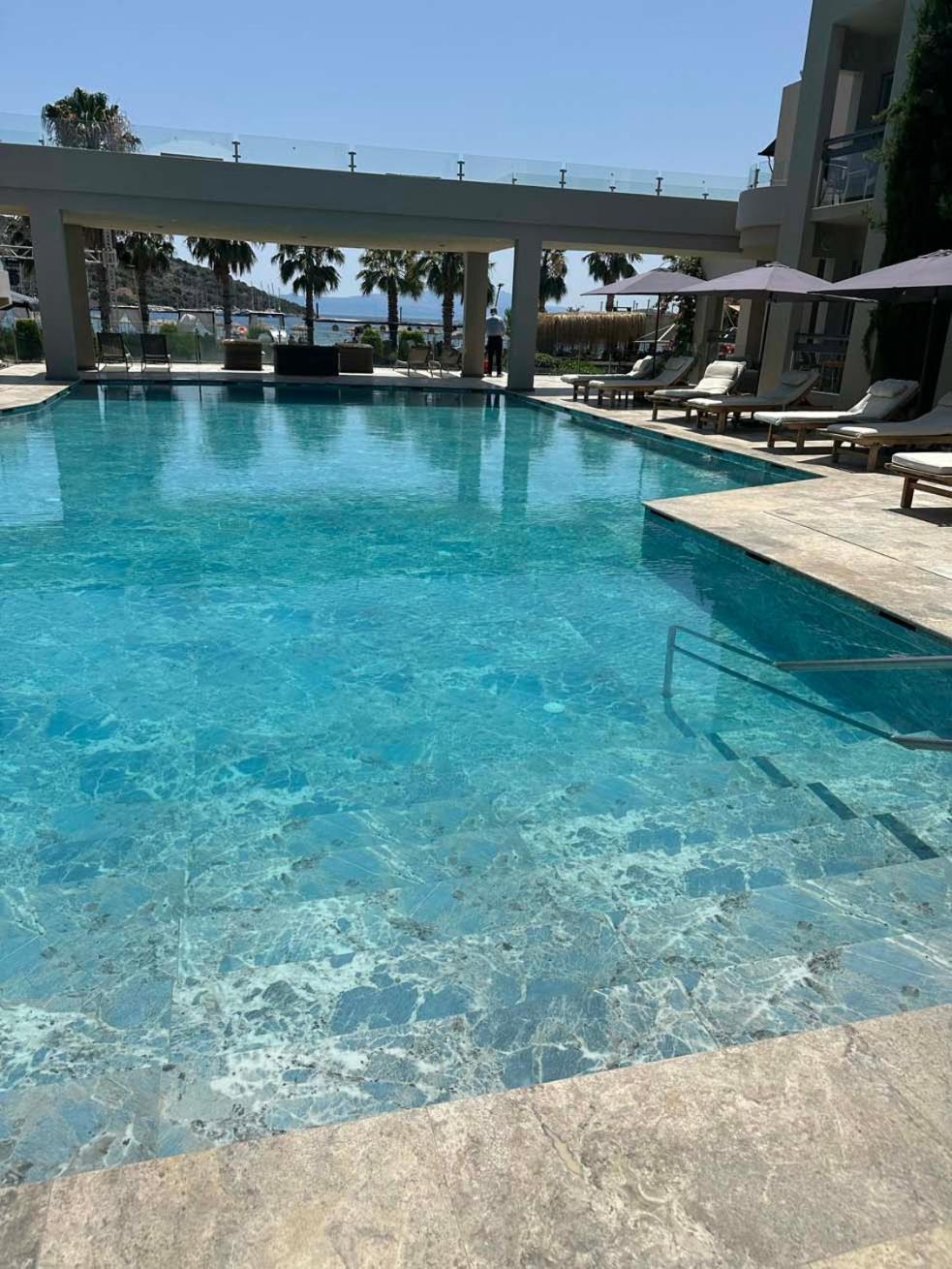 Ambrosia Hotel Beach & Spa Бітез Екстер'єр фото