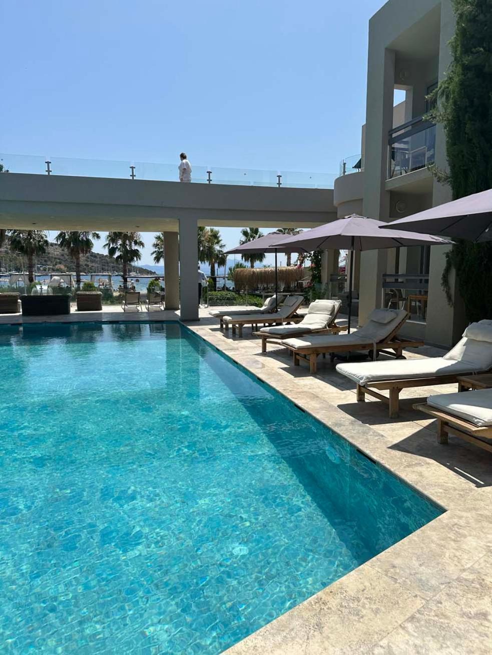 Ambrosia Hotel Beach & Spa Бітез Екстер'єр фото