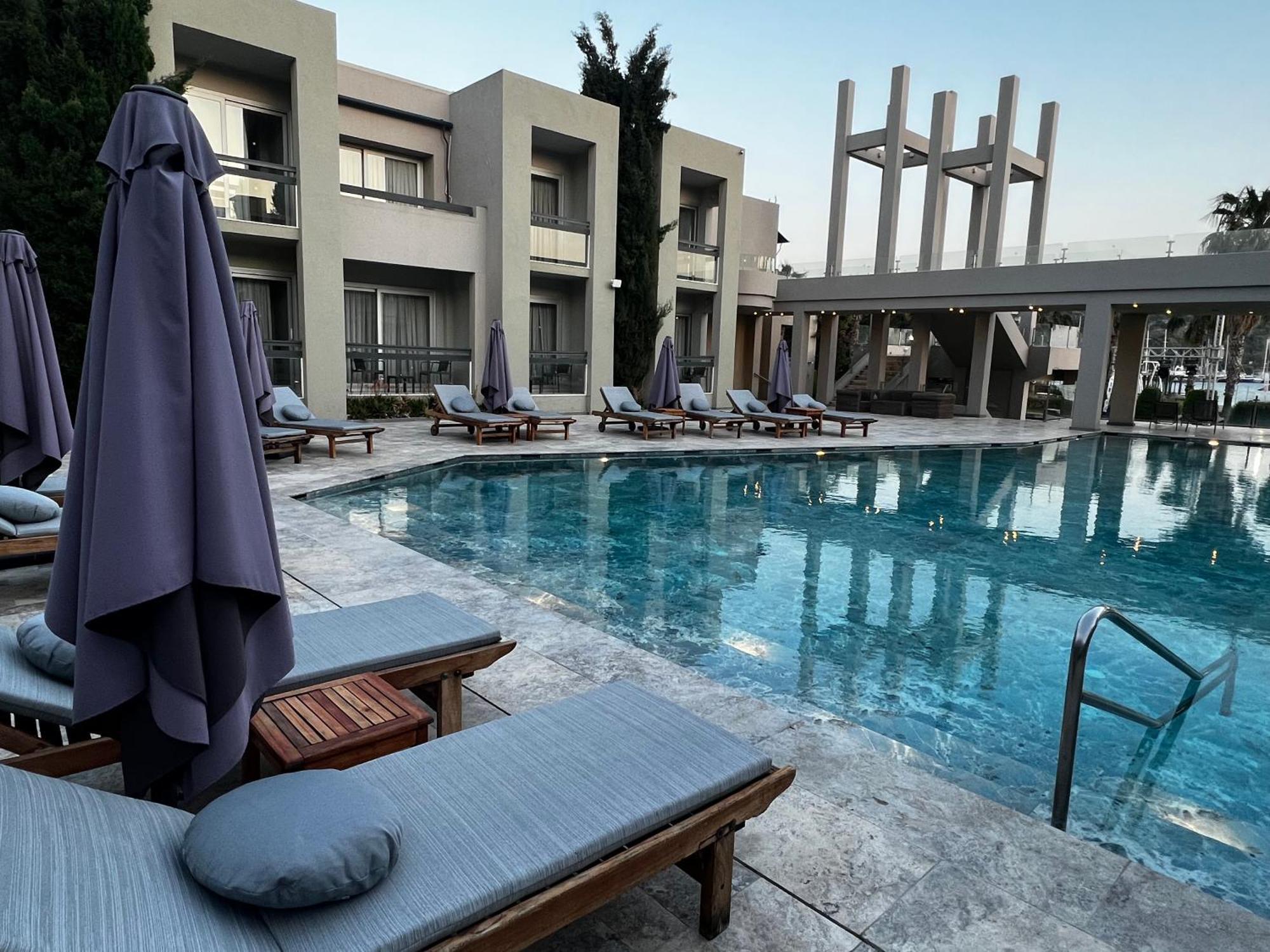 Ambrosia Hotel Beach & Spa Бітез Екстер'єр фото
